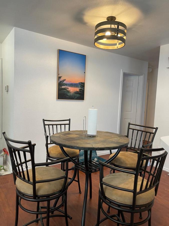 Private Rooms Near I-30 Mesquite ダラス エクステリア 写真