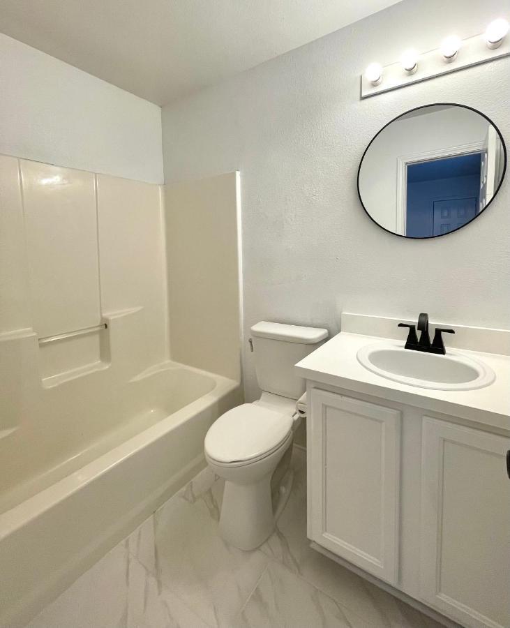 Private Rooms Near I-30 Mesquite ダラス エクステリア 写真